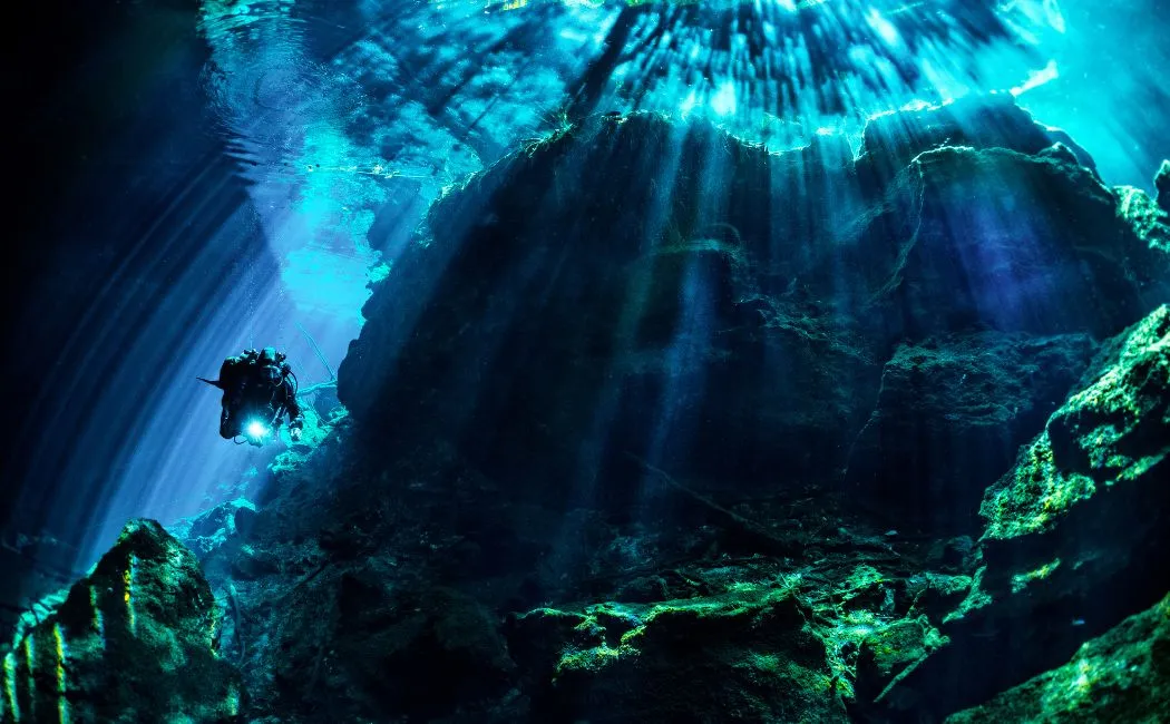 Jak przygotować się do snorkelingu w podwodnych jaskiniach?